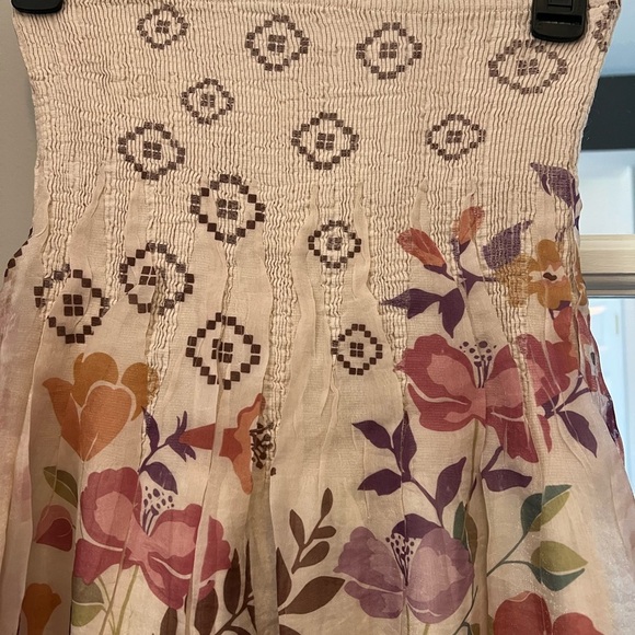 Gorgeous floral smocked top dress or skirt - very stretchy top EUC - Picture 3 of 8